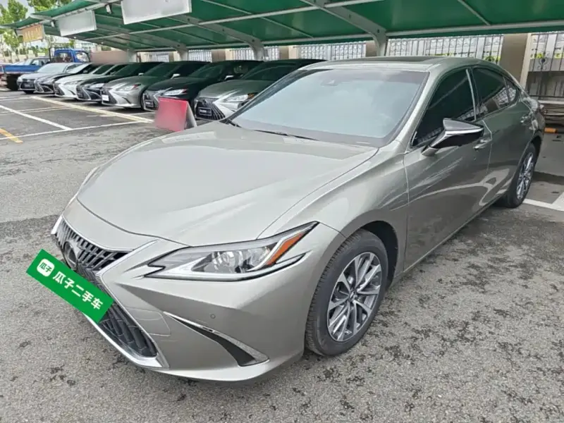 Lexus ES, 2024