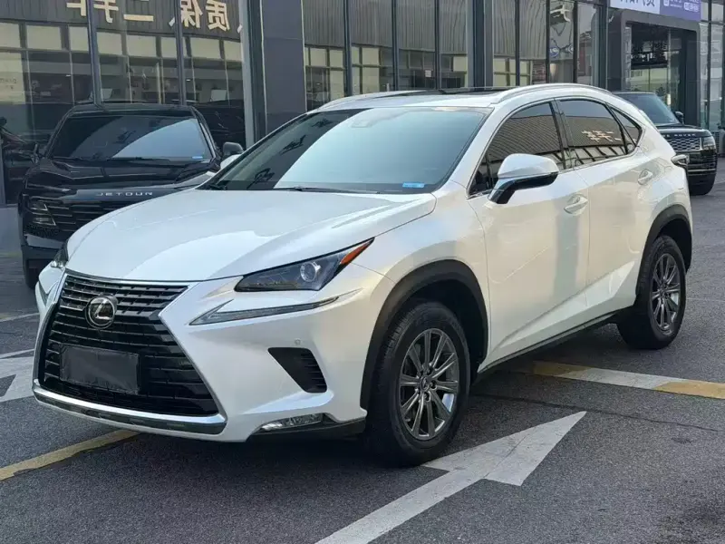 Lexus NX, 2020