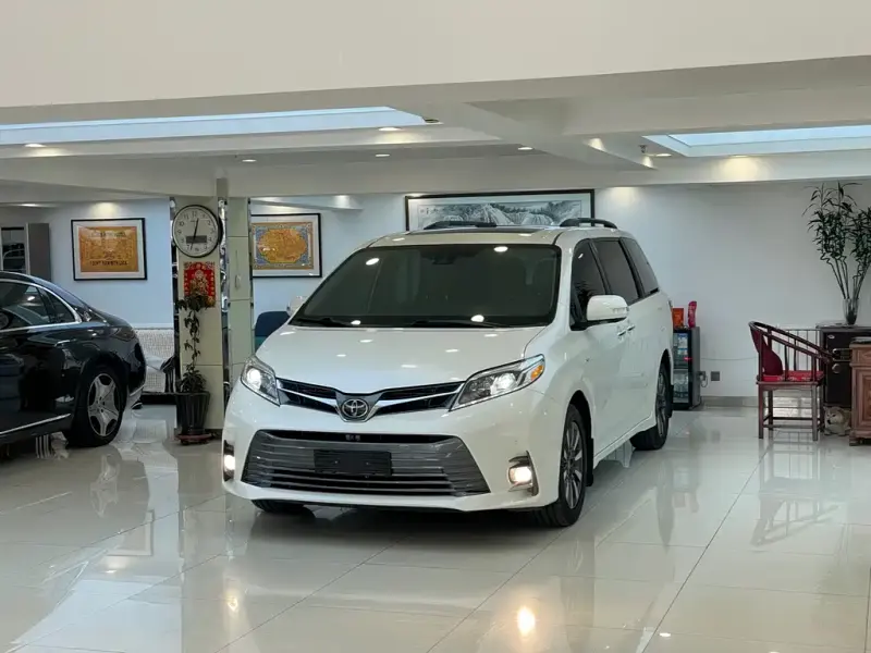 Toyota Sienna, 2020