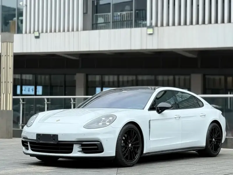 Porsche Panamera, 2018