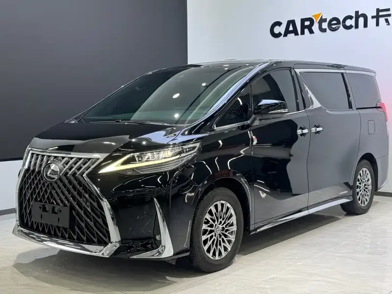 Lexus LM, 2022
