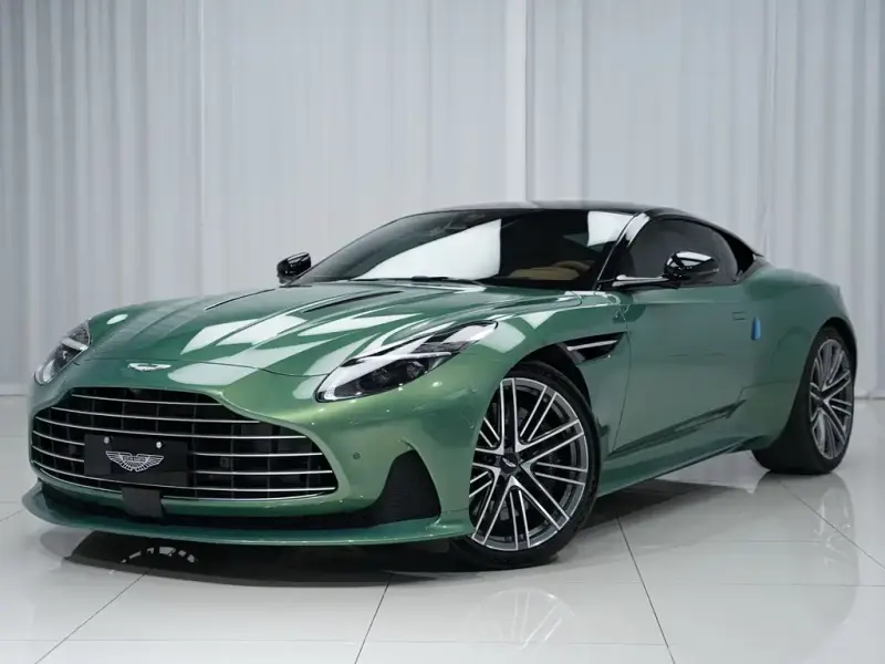 Aston Martin DB12, 2024