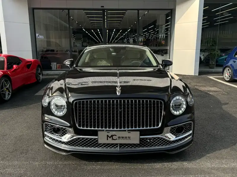 Bentley Flying Spur, 2023