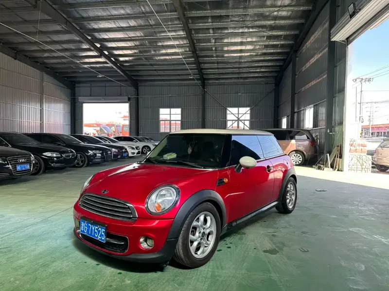 MINI Mini, 2012