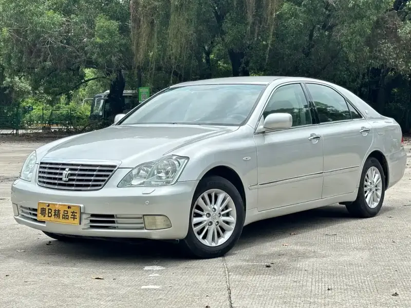 Toyota Crown, 2005