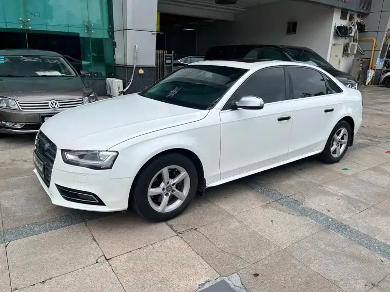 Audi A4L, 2013