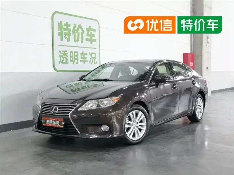 Lexus ES, 2012