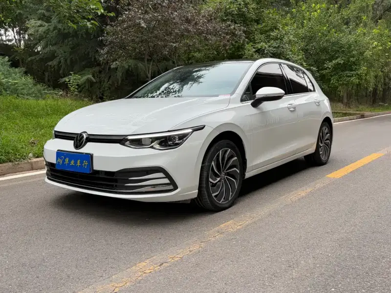 Volkswagen Golf, 2022