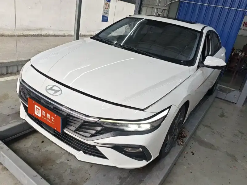 Hyundai Elantra, 2023