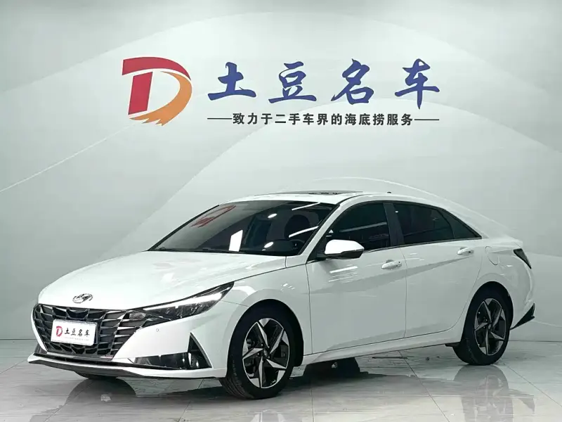 Hyundai Elantra, 2023