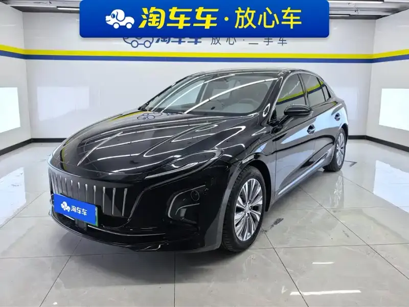 Hongqi E-QM5, 2025