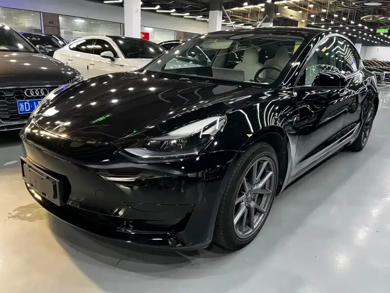 Tesla Model 3, 2022