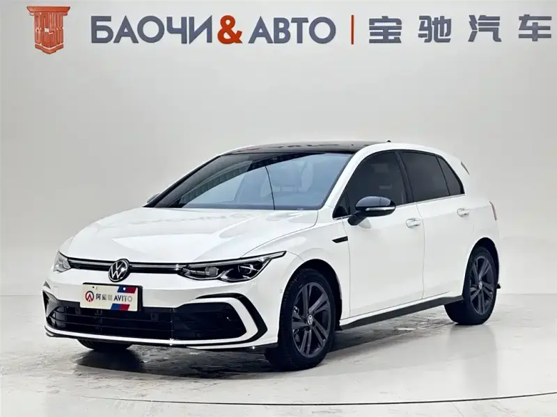 Volkswagen Golf, 2022