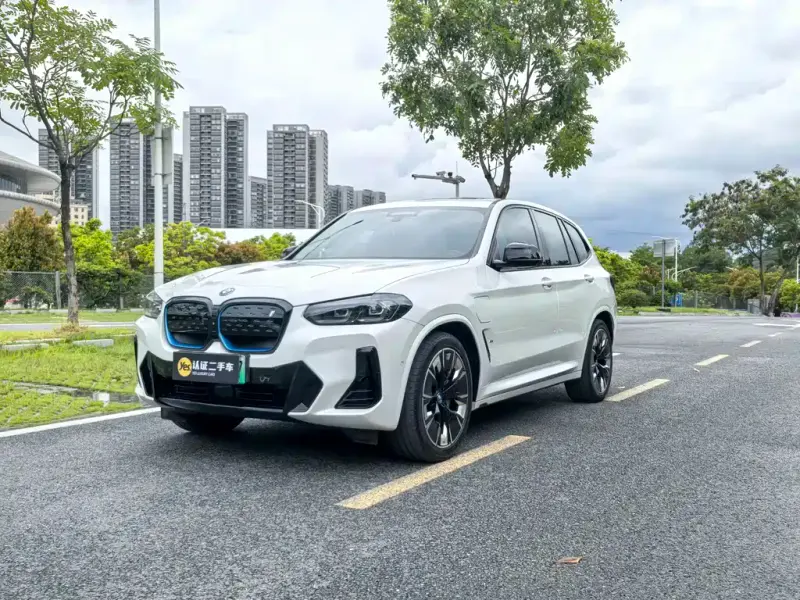 BMW iX3, 2022