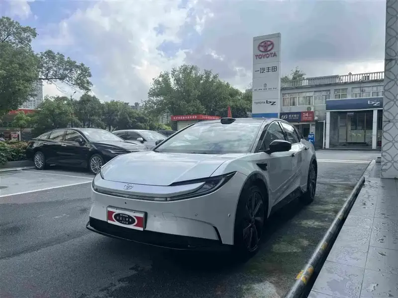 Toyota bZ5, 2025