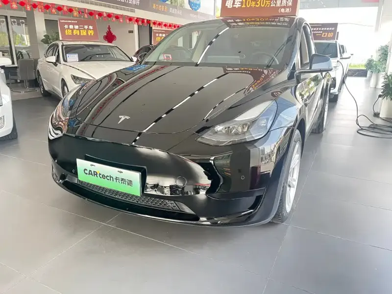 Tesla Model Y, 2023