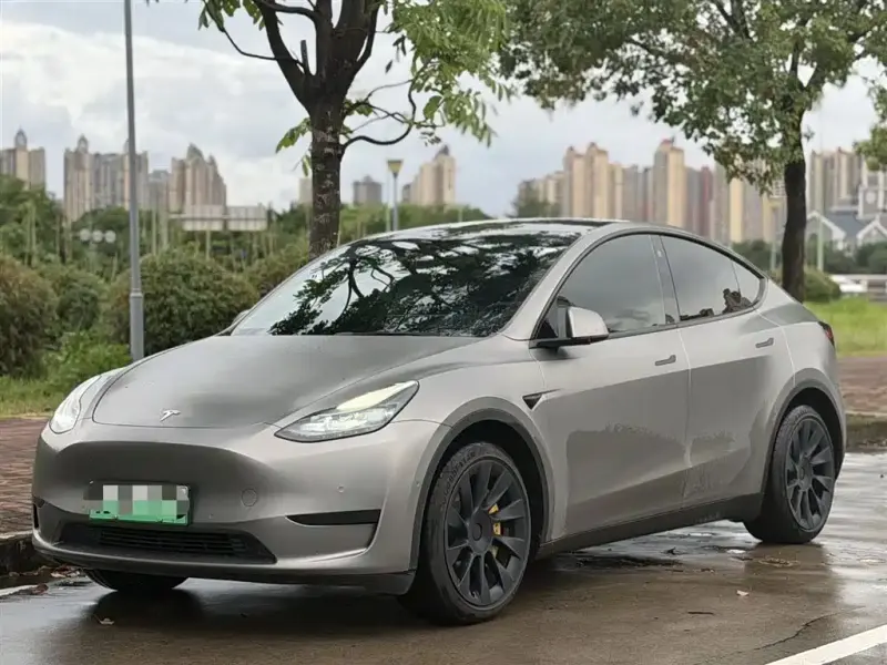 Tesla Model Y, 2023