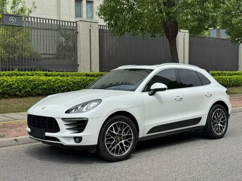 Porsche Macan, 2015