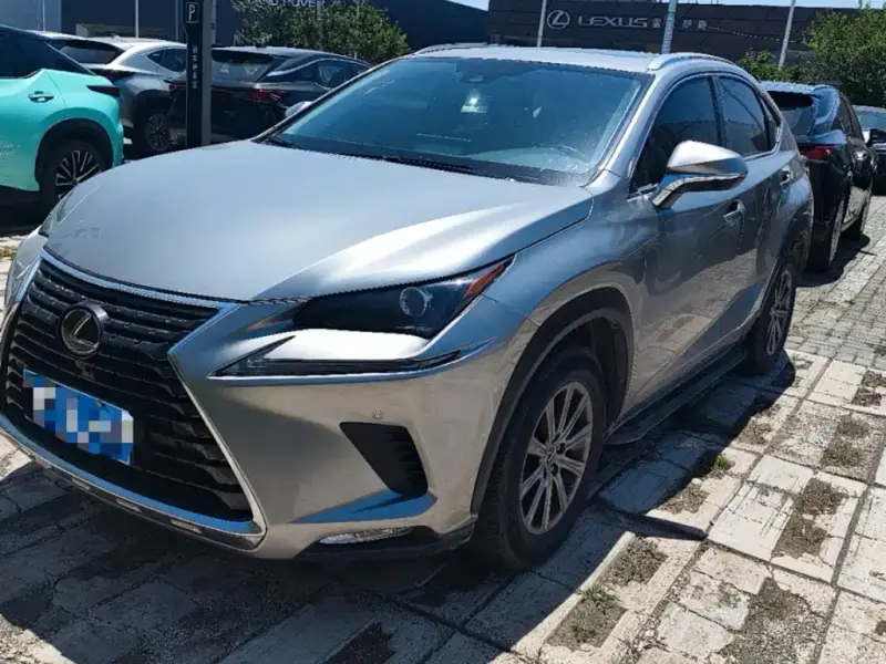 Lexus NX, 2020