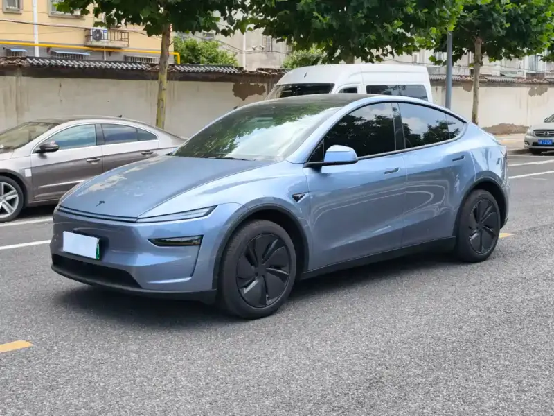 Tesla Model Y, 2026
