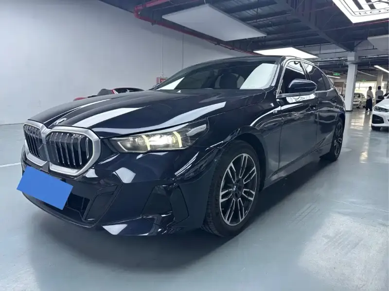 BMW 5 Series, 2025