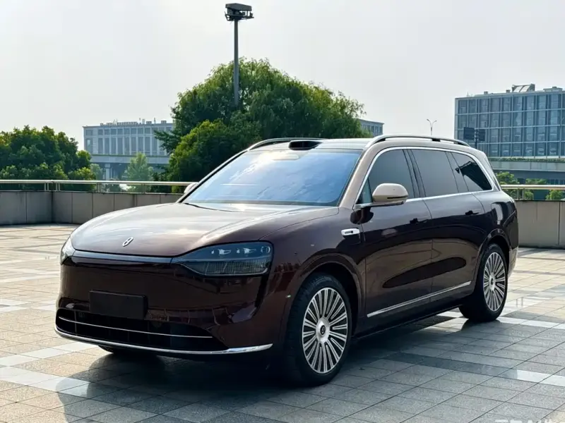 AITO M9, 2025