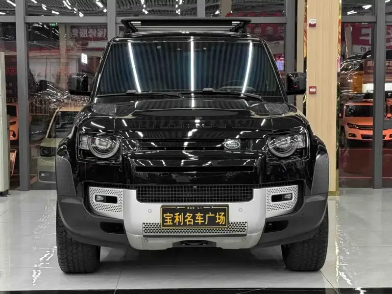 Land Rover Defender, 2024
