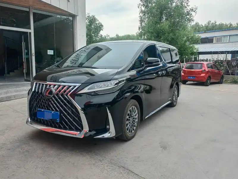Lexus LM, 2023