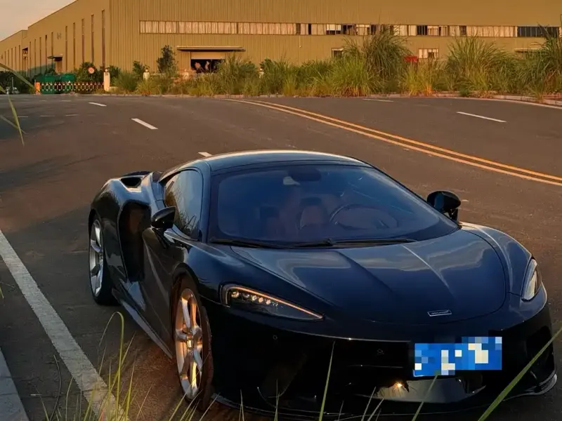 McLaren GT, 2022