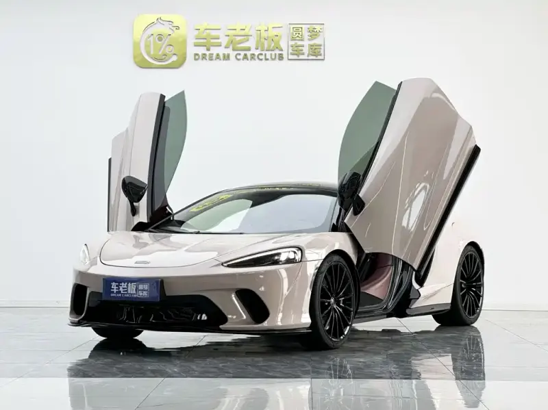 McLaren GT, 2022