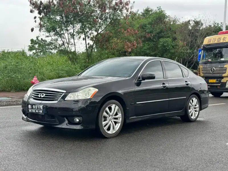 Infiniti M, 2009