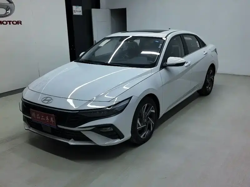 Hyundai Elantra, 2025