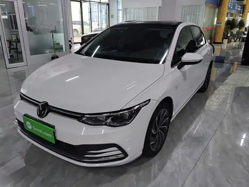 Volkswagen Golf, 2023