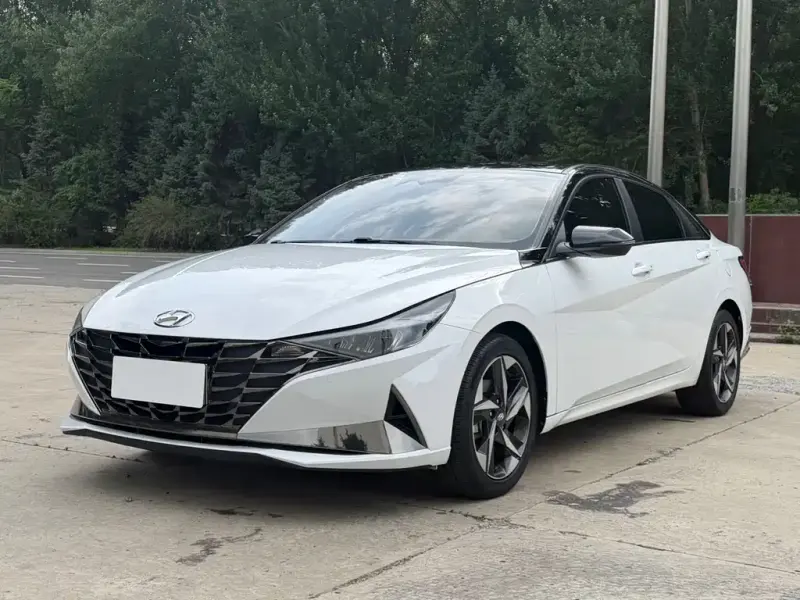 Hyundai Elantra, 2022