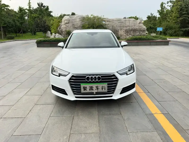Audi A4L, 2017