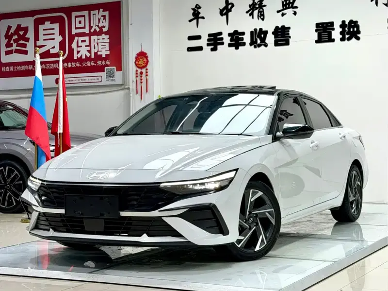 Hyundai Elantra, 2023