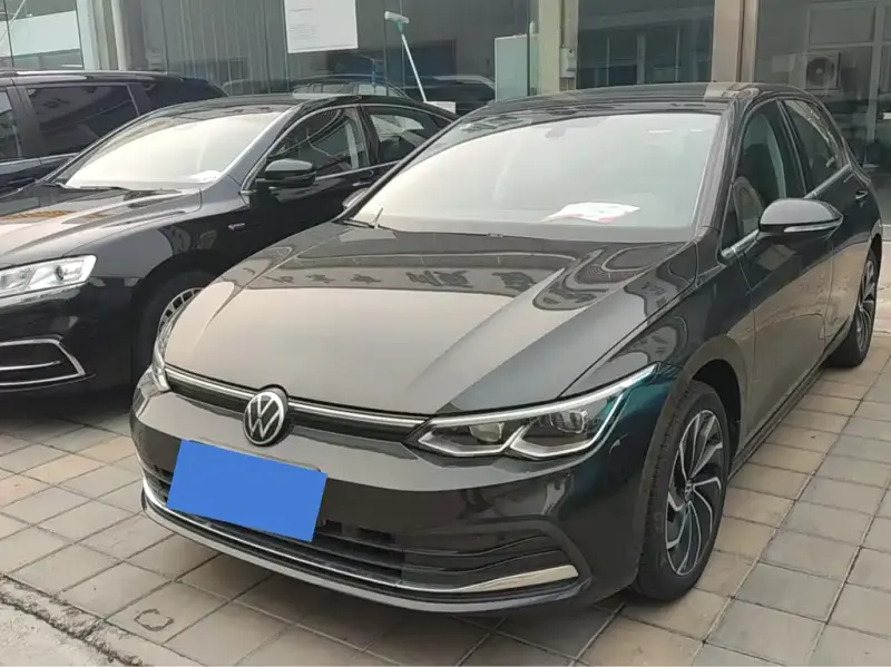 Volkswagen Golf, 2022