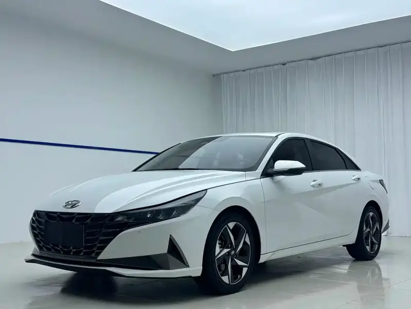 Hyundai Elantra, 2023
