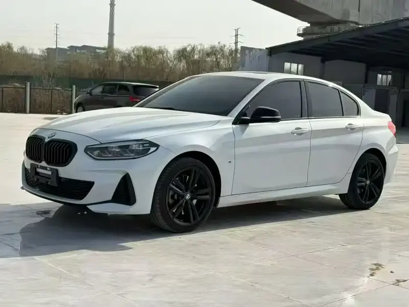 BMW 1 Series, 2022