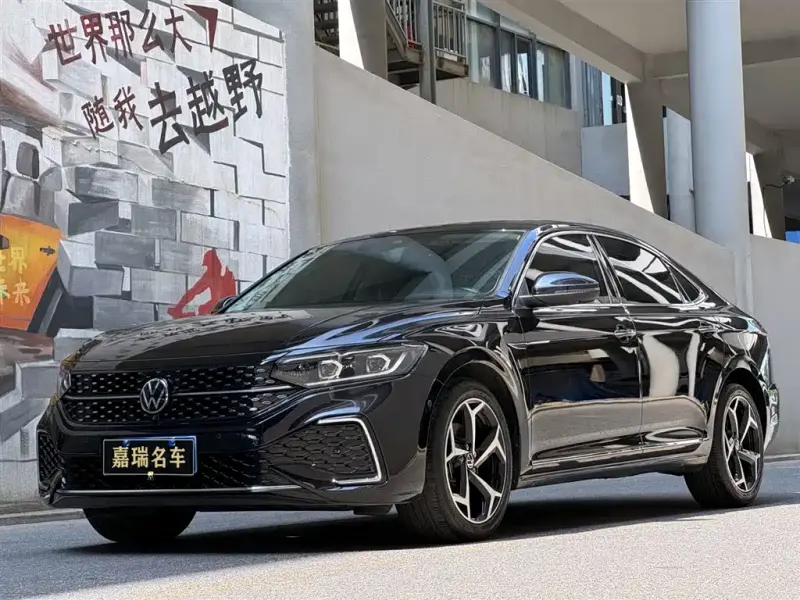Volkswagen Passat, 2023