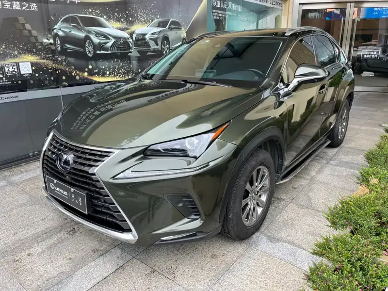 Lexus NX, 2020