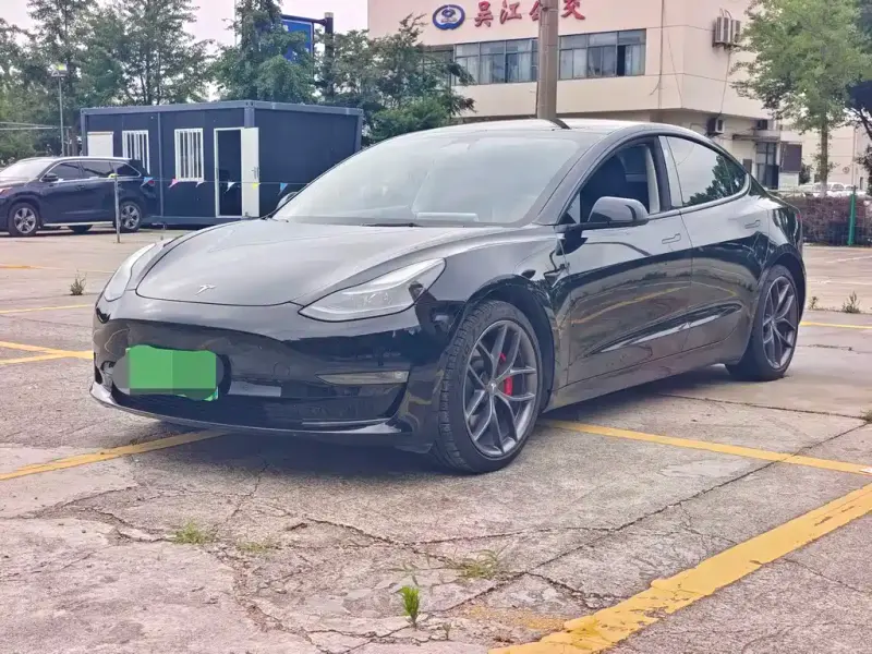 Tesla Model 3, 2022