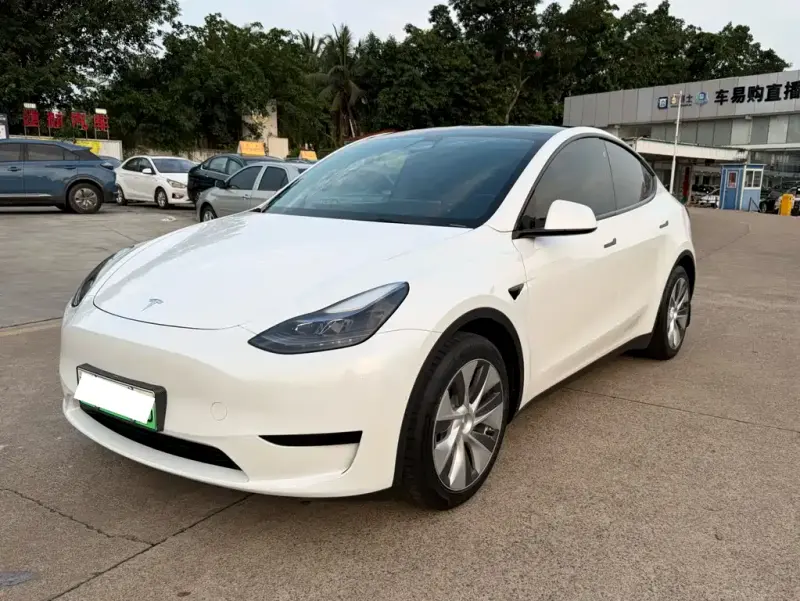 Tesla Model Y, 2022