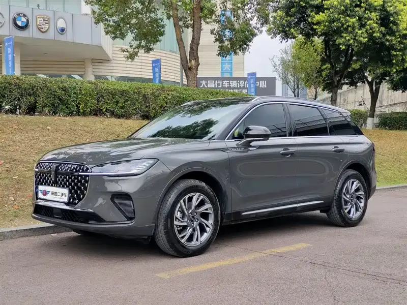 Lincoln Corsair, 2025