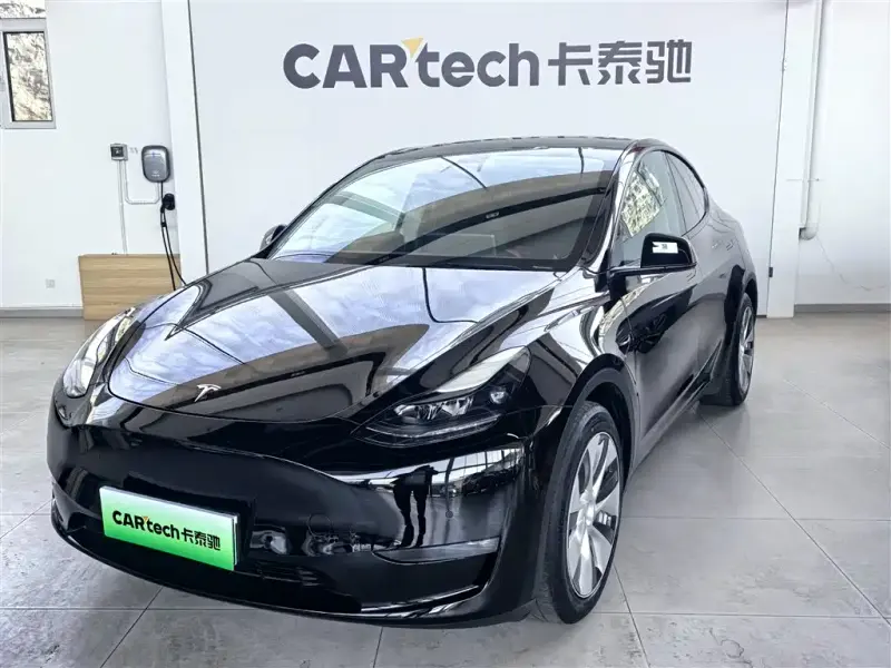 Tesla Model Y, 2023