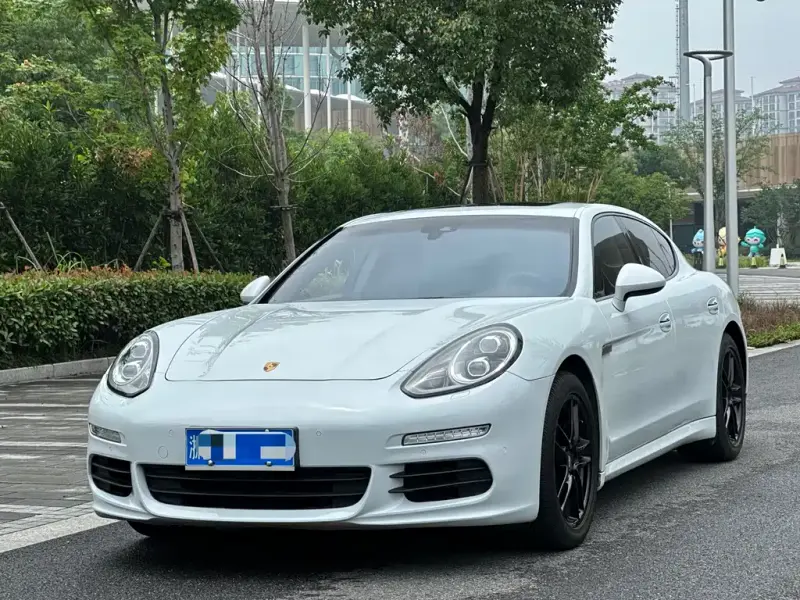 Porsche Panamera, 2016