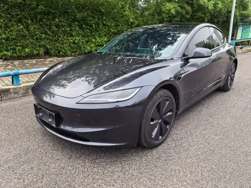 Tesla Model 3, 2025