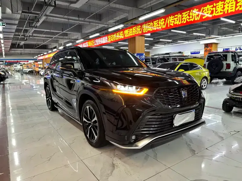 Toyota Crown Kluger, 2023
