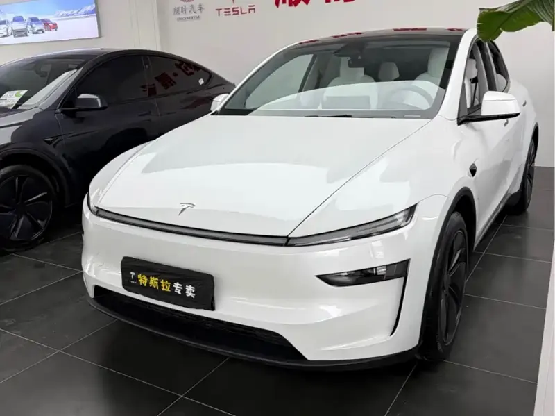 Tesla Model Y, 2025