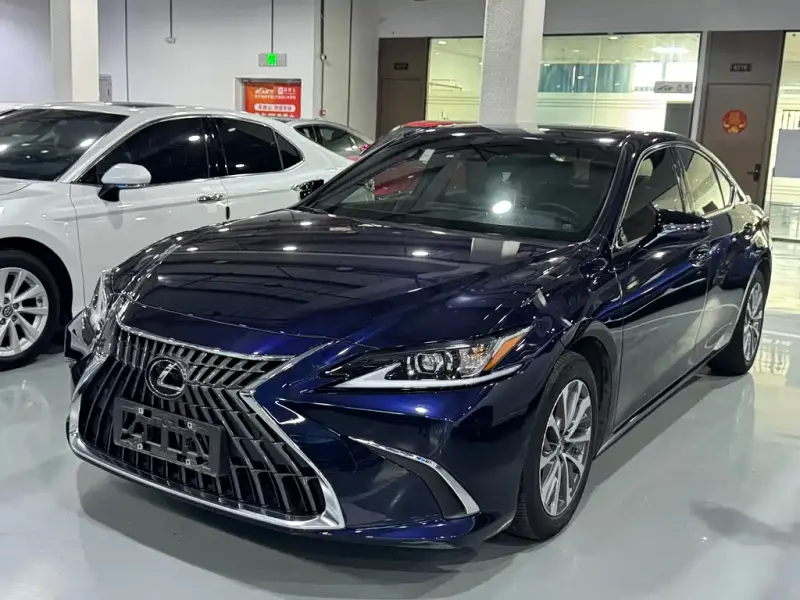 Lexus ES, 2023